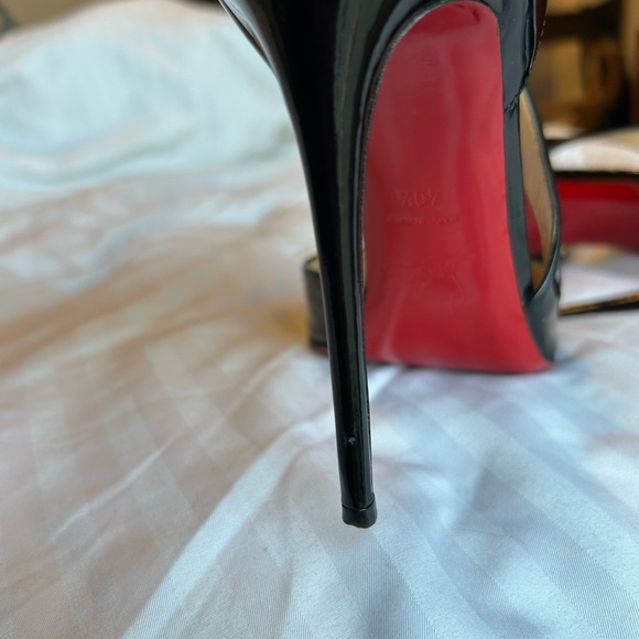 Louis Vuitton Patent Leather Stilettos s40.5 - Picture 6 of 7